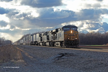 The Spirit of Cincinnati leads eastbound Q008 at Davis Road east of Perry.